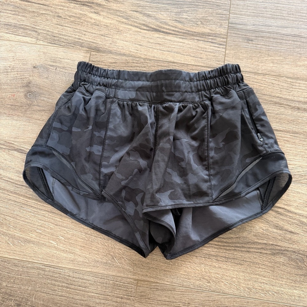 Lululemon Hotty Hot High Rise Lined Shorts 2.5" Camo Multi Size 4 - LW7ATIR